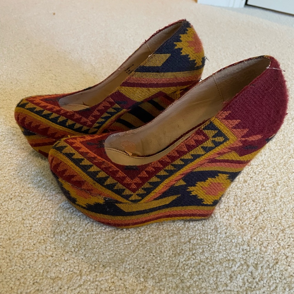 Steve Madden Red & Yellow Woven-Pattern Statement Heels Size 7 · Spring/Summer - Picture 6 of 7